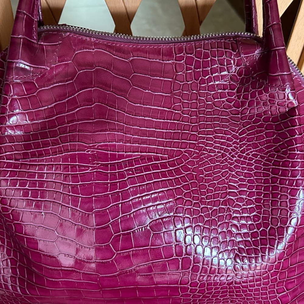 Fuchsia Leather Purse by Donna Dixon, Medium Size, Metal zipper, Brand New - Picture 2 of 16